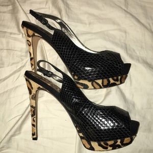 NWOT Sam Edelman peep toe snakeskin heels